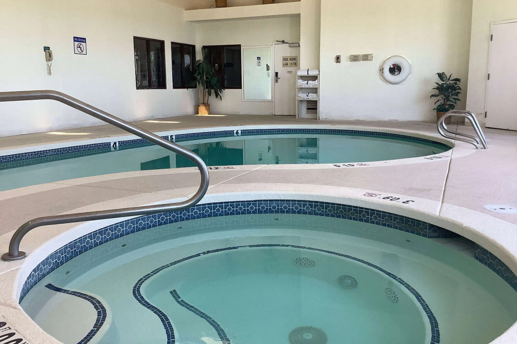 Baymont Inn & Suites by Wyndham Holbrook