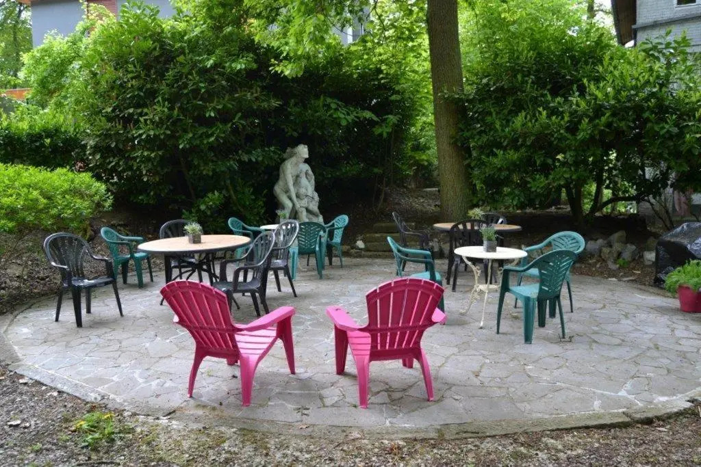 Charleroi Marcinelle jardins de la fontaine qui bout parking gratuit