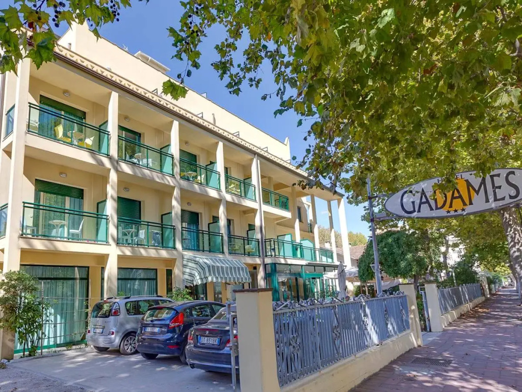 Hotel Gadames - Lunch on the Beach