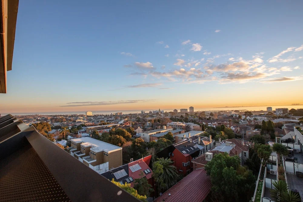 107light Filled Cozy Apt in the Heart of St Kilda
