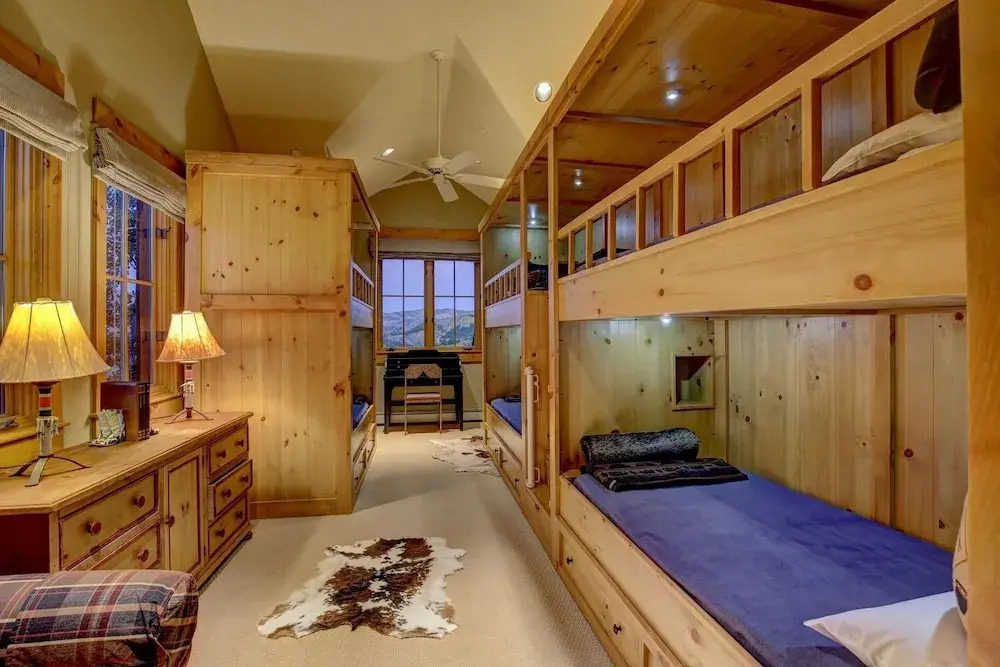 Family Getaway House #1 7 Bedrooms 9.5 Bathrooms Home