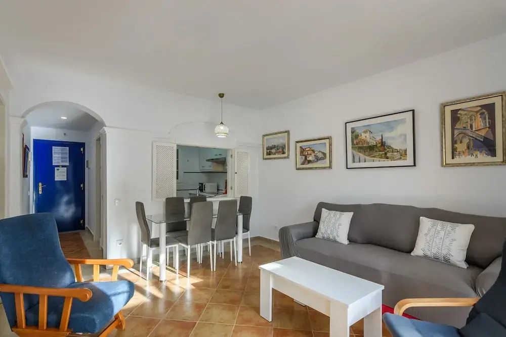 Cozy Apartment by the Sea