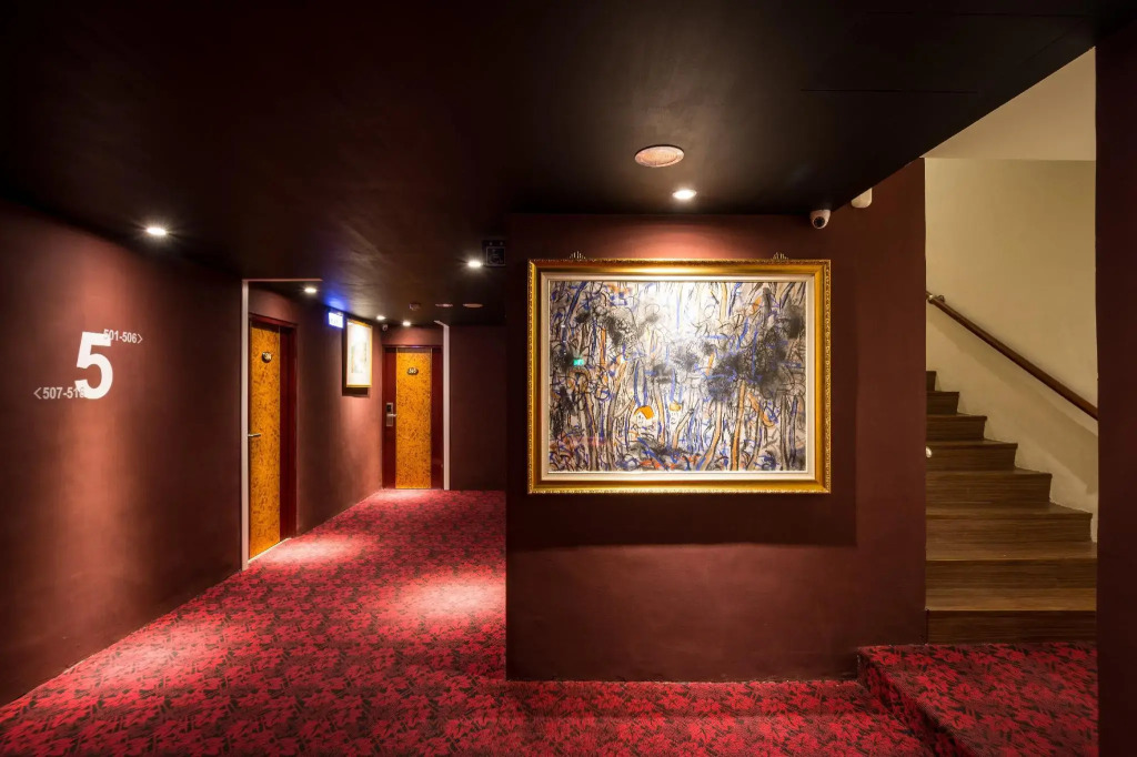 Yadi Hotel