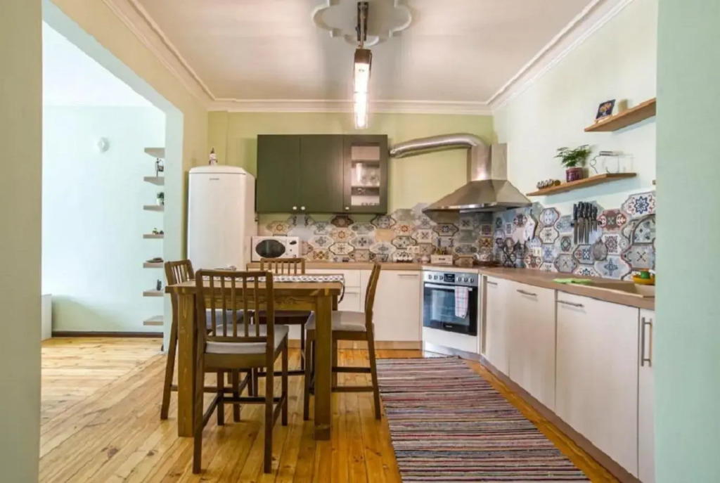 Top Central 2 Bedroom Apartment next to NDK