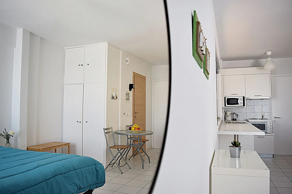 Meli Apartments & Villas