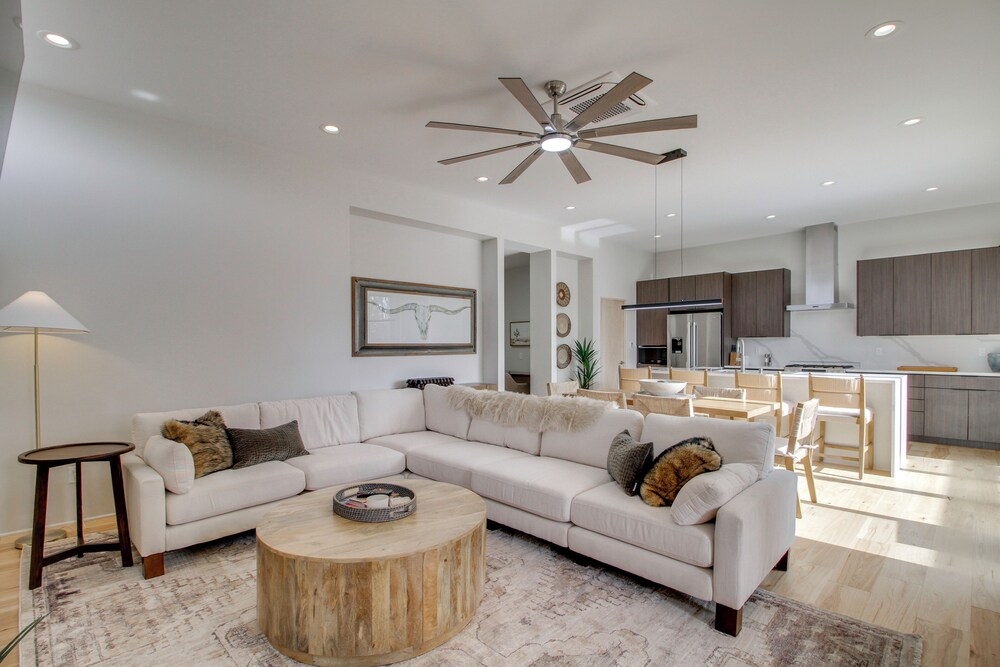 Sunnyside View: ABQ Home Near Old Town & Biopark!