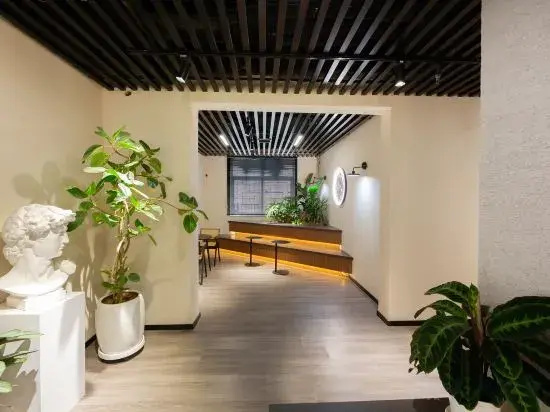Beidaihe Yuehua Hotel (Laohushi Seaside Park)
