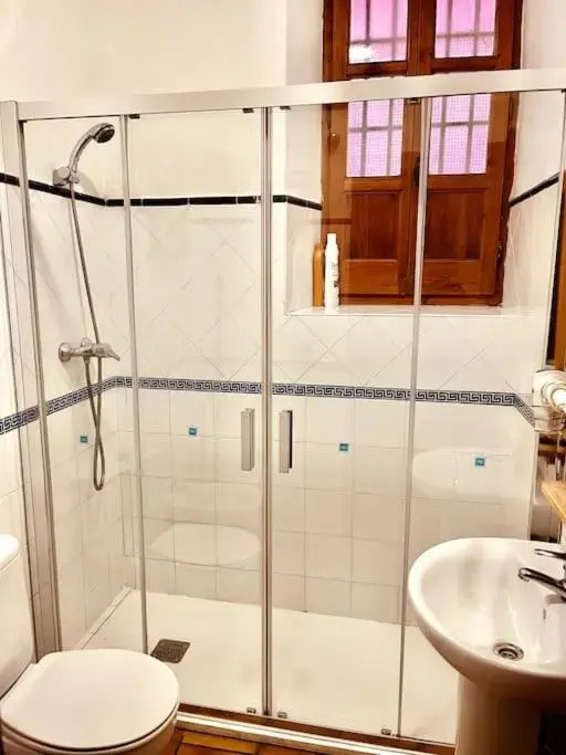 Charming, spacious Albayzin apartment