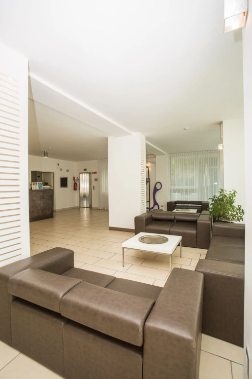 Mokambo Shore Hotel