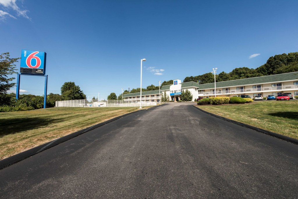 Motel 6 Niantic, CT - New London
