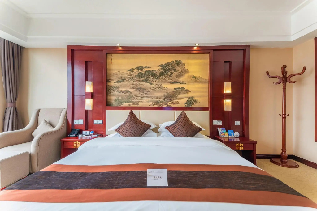 Jiangshan Hotel