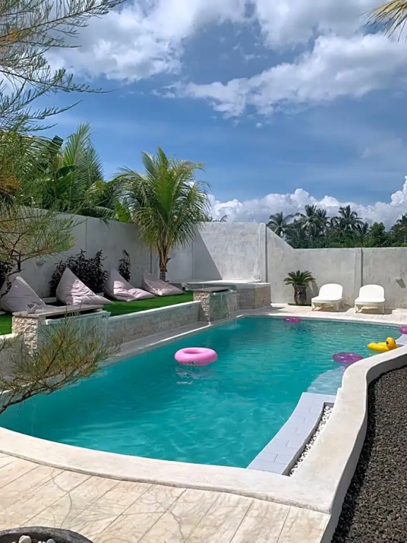 Kelapa Surf Villa