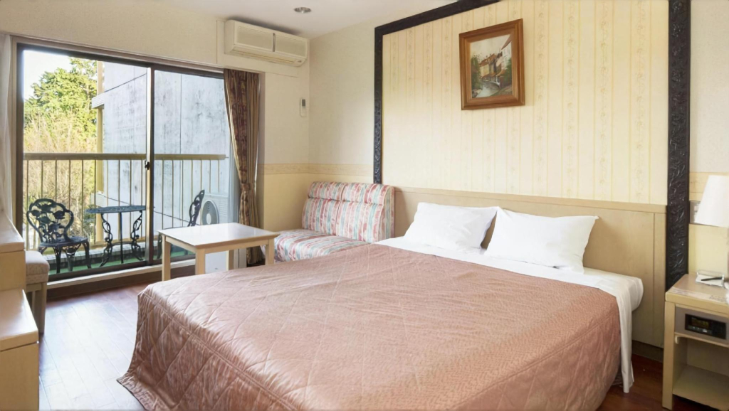 Izu-Kogen Wan Wan Paradise Condominium