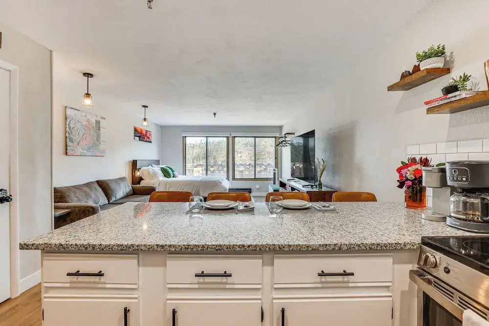 Walk to Dtwn: Winter Park Studio w/ Hot Tub Access