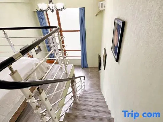 Zizaiju Loft Apartment Hotel