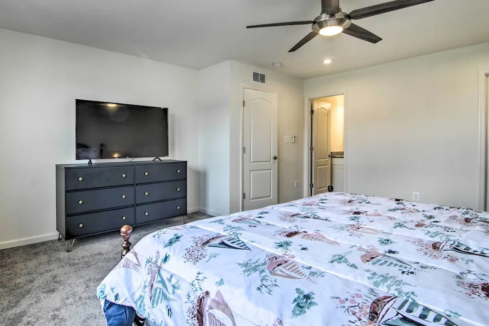 5 Mi to Beach & Pool Access: Bishop's Landing Home