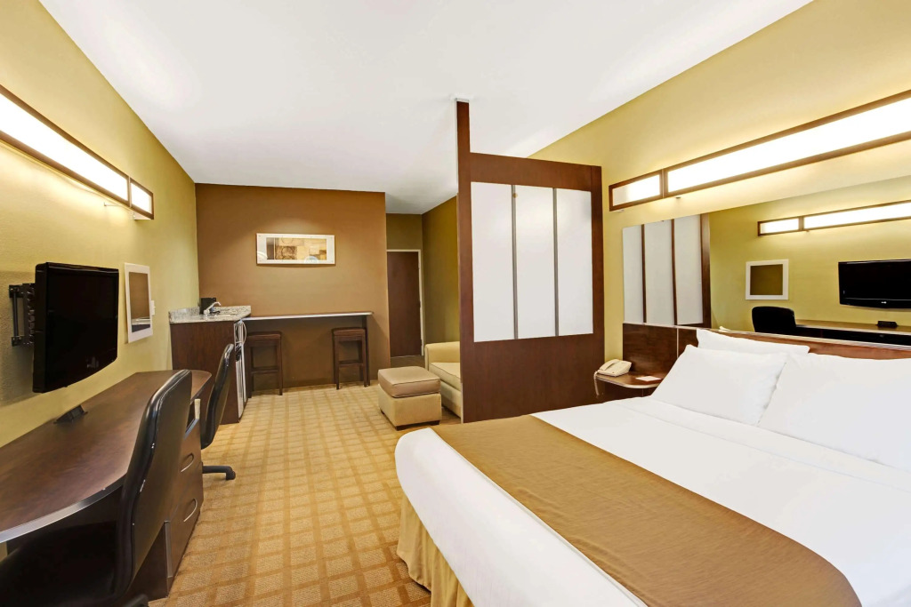 Microtel Inn & Suites by Wyndham Bryson City