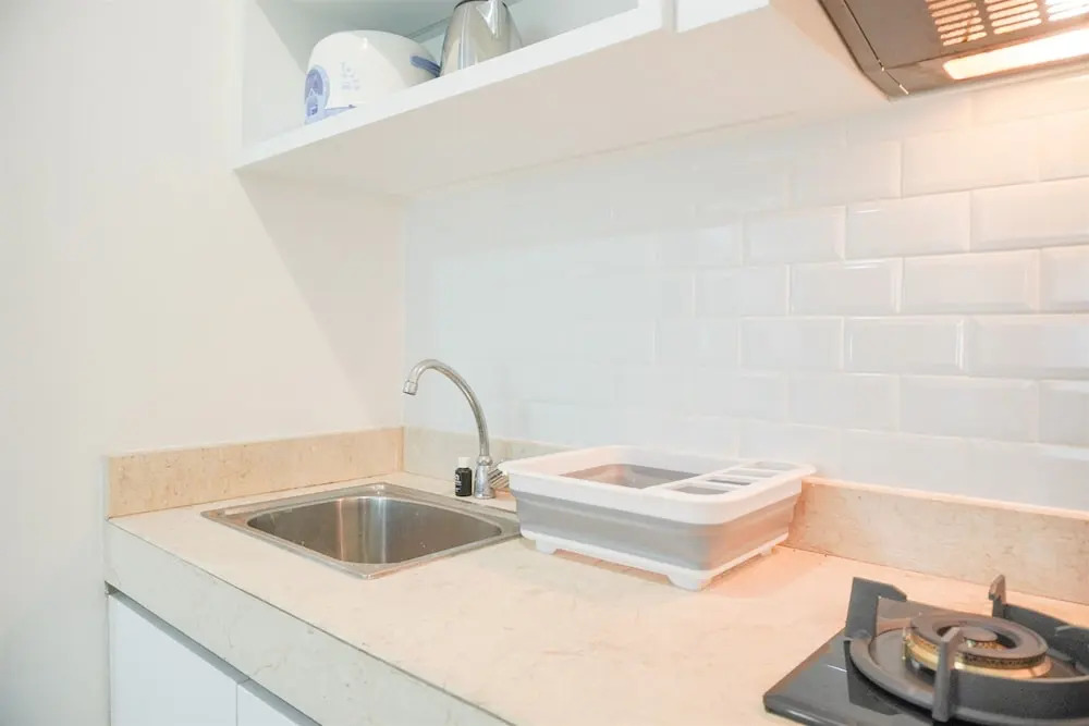Modern And Homey 2Br At Mt Haryono Square Apartment