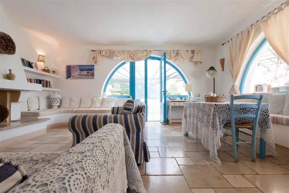 294 Villa in Campagna con Piscina a San Vito dei Normanni