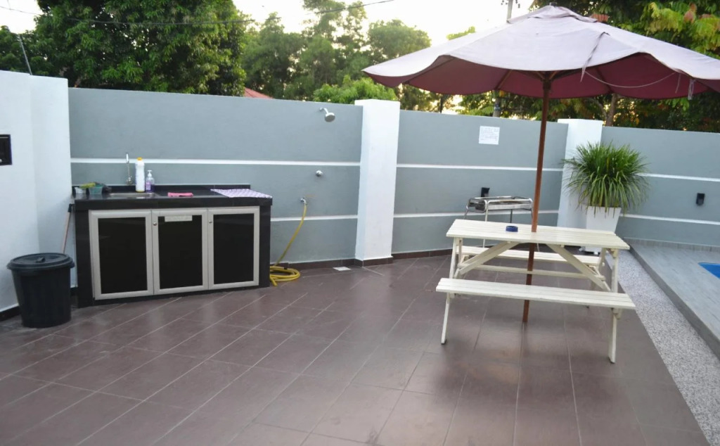H&H 1 Guest House
