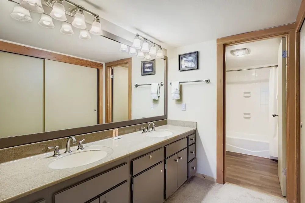 1806 Decatur 2 Bedroom Condo