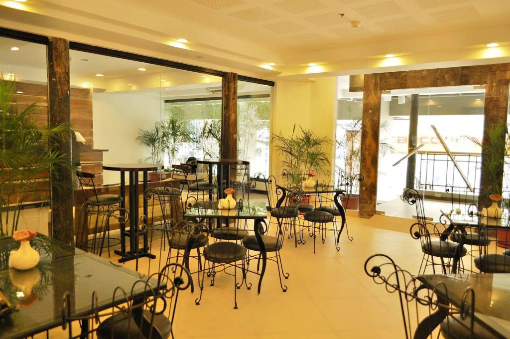 Artina Suites Hotel