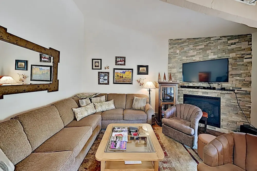 Alpine Condo in Snowmass Village by RedAwning