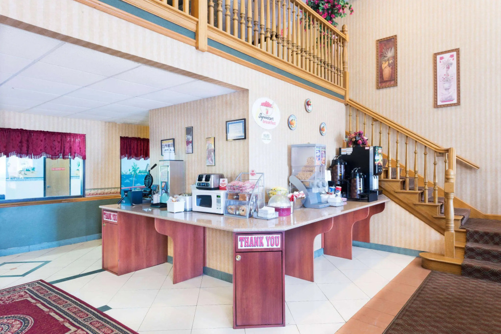Super 8 by Wyndham Troy IL/St. Louis Area