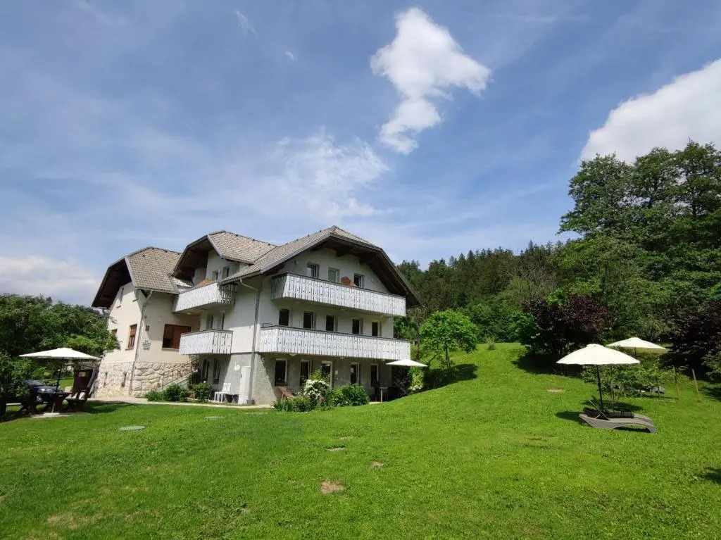 Lake House Sebanc