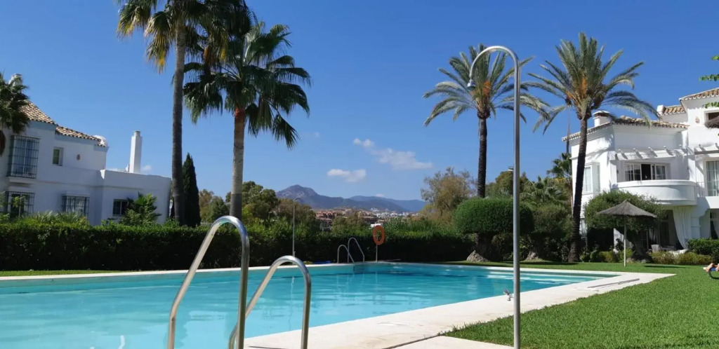 Marbella Holiday & Golf Garden Apartment
