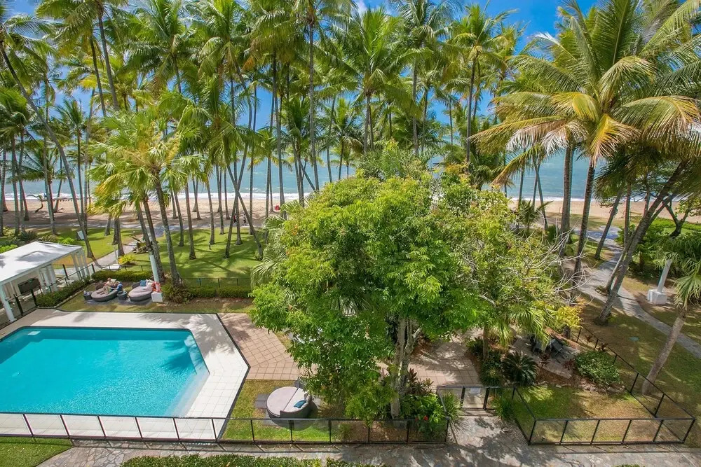 Beachfront Apt In Alamanda Beachfront Resort 25