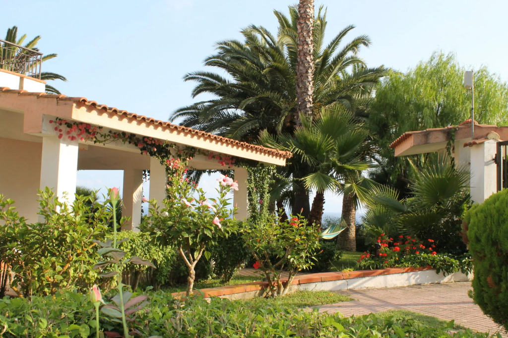 Rosy Hotel Residence