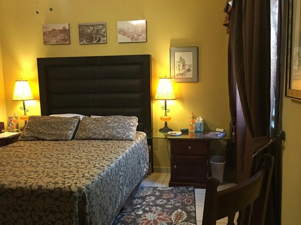 Dickinson Guest House, Guadalajara Expo