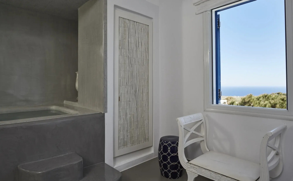 Loizos Stylish Residences