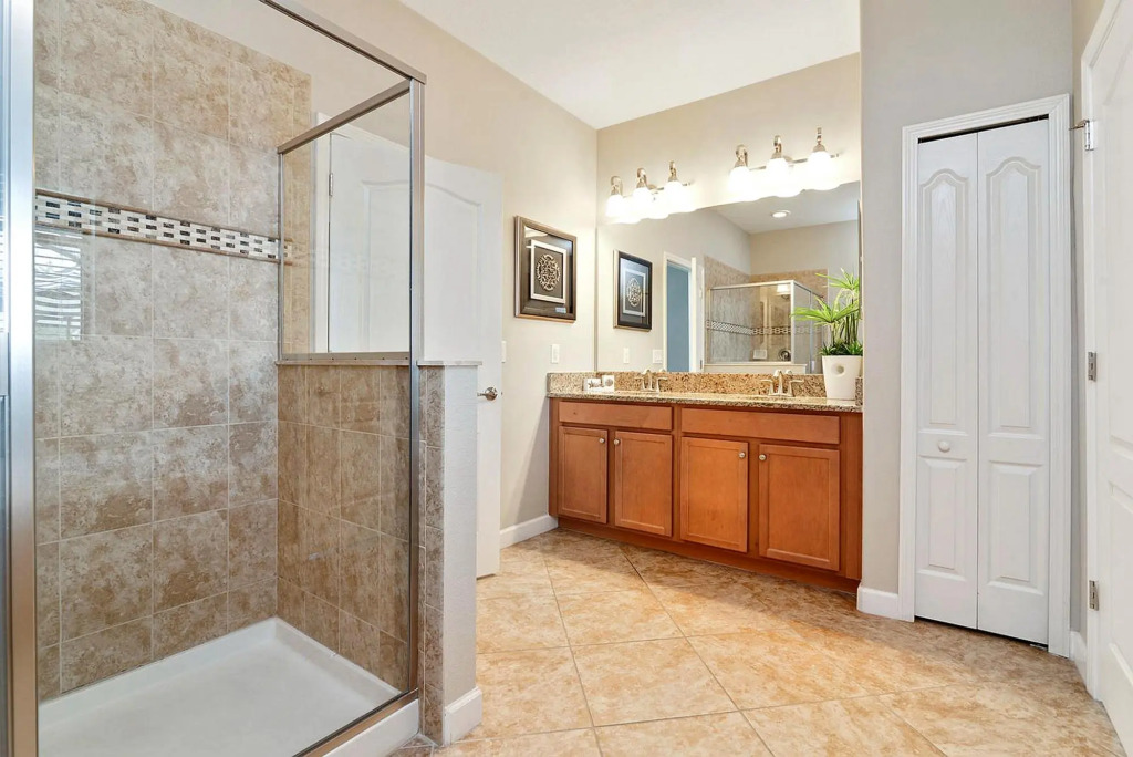 8BR Family Home South Pool No Rear Neighbor