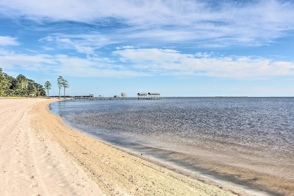Ocean Springs Home w/ Bikes < 1 Mile to Beach!