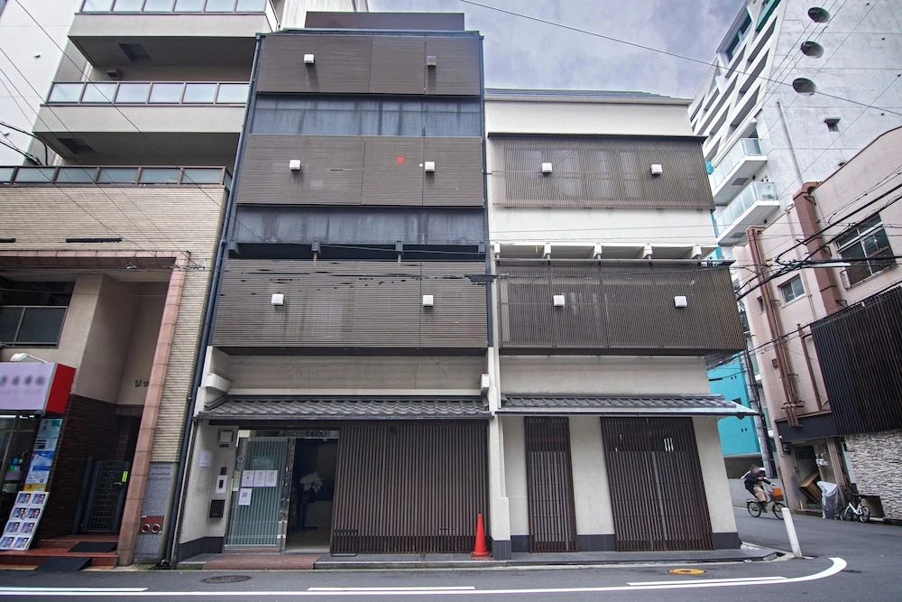 Отель Wonz Shinsaibashi Namba