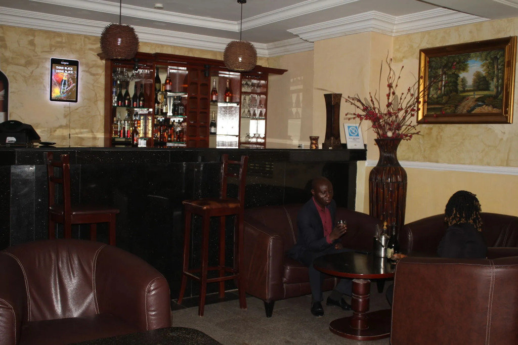 Bestway Luxury Suites