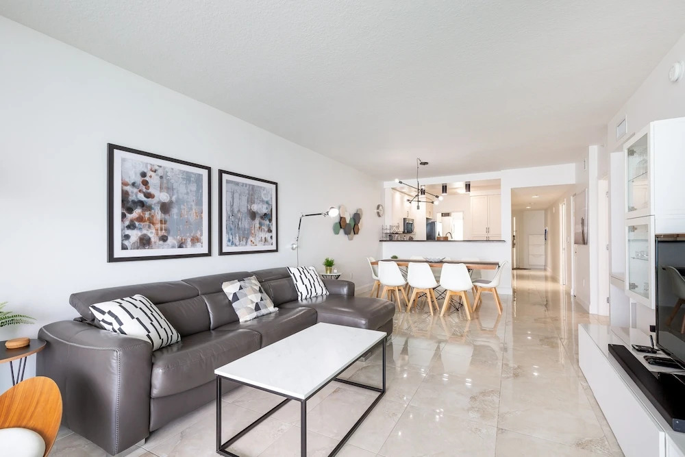 Le Marina Bay 408 by Go Florida Condo, Sunny Isles