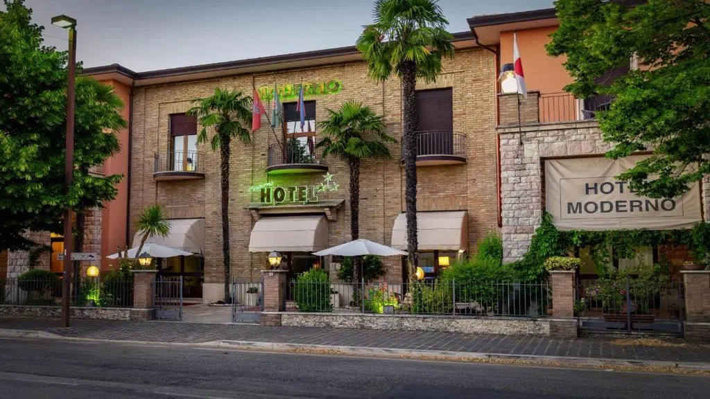 Hotel Moderno