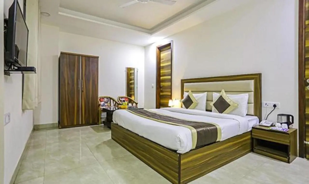 Fabhotel White House Bnb
