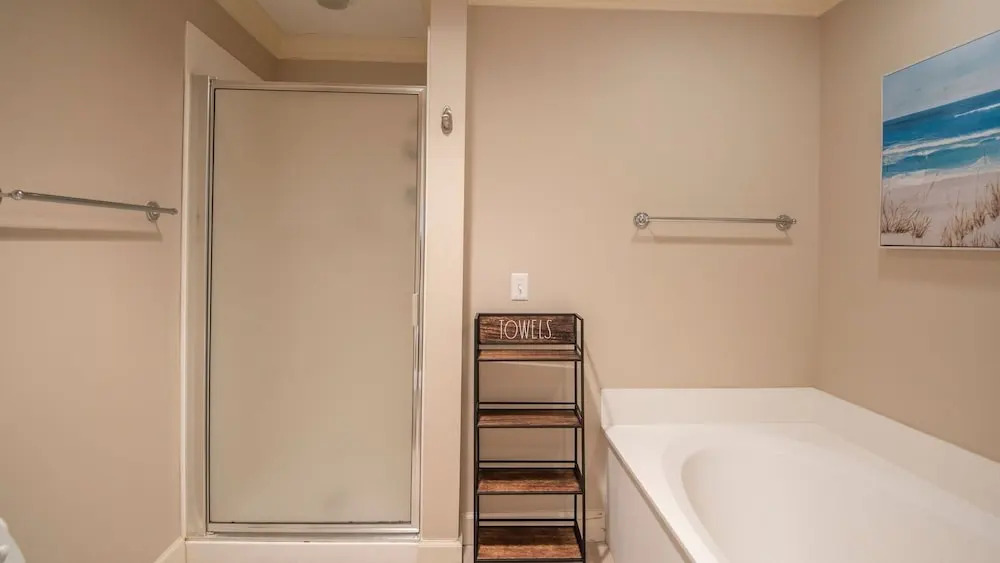 206 N Shore Pl 2 Bedroom Condo