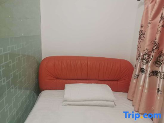 Yichun Xinxin Fashion Inn
