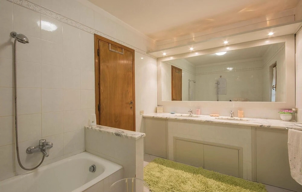 3 Bedroom Stunning Home In Uzzano Pt