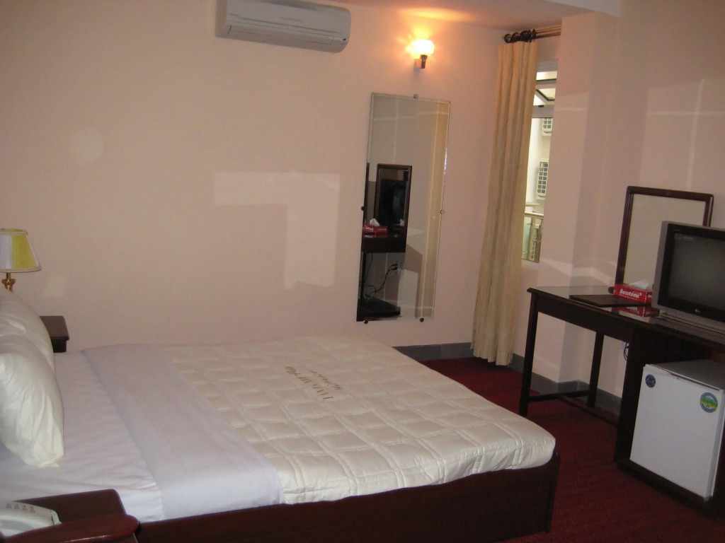 Tan Ha Nam Hotel