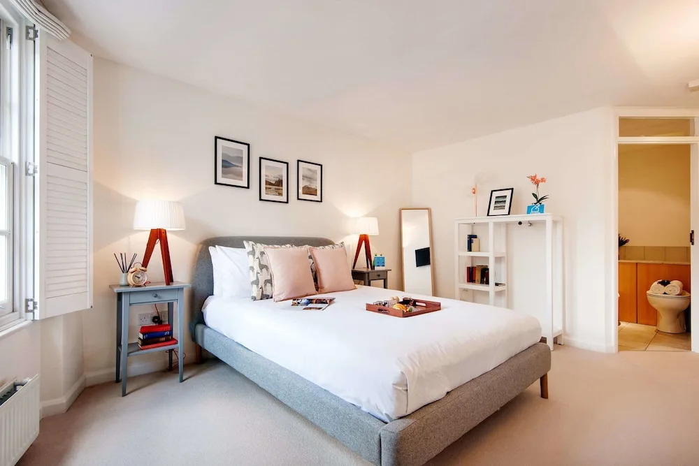 The Lexham Mews Gem - SCR