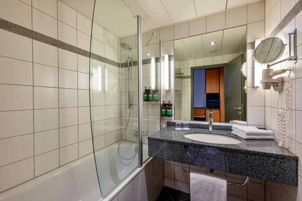 voco Dusseldorf Seestern by IHG