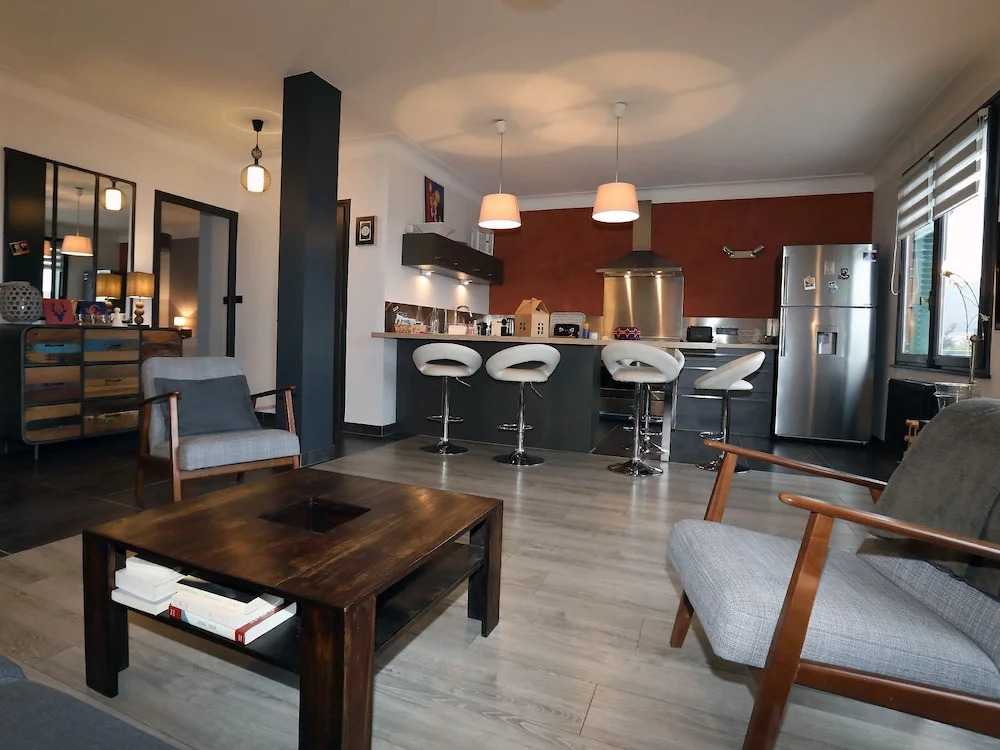 Central, spacious and comfortable 2 bedroom