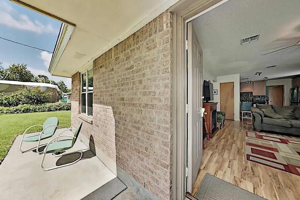 Coastal Getaway: Large Yard, Firepit - Near Beach 2 Bedroom Home