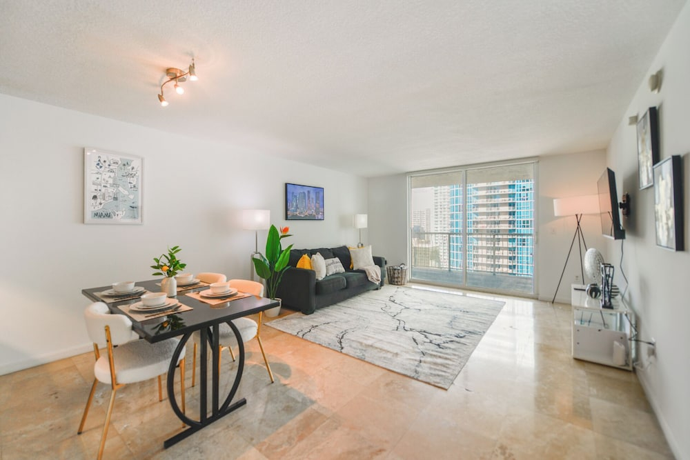 Brickell Bay 3318